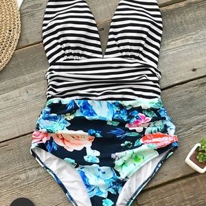 NWT Cupshe one piece halter swimsuit